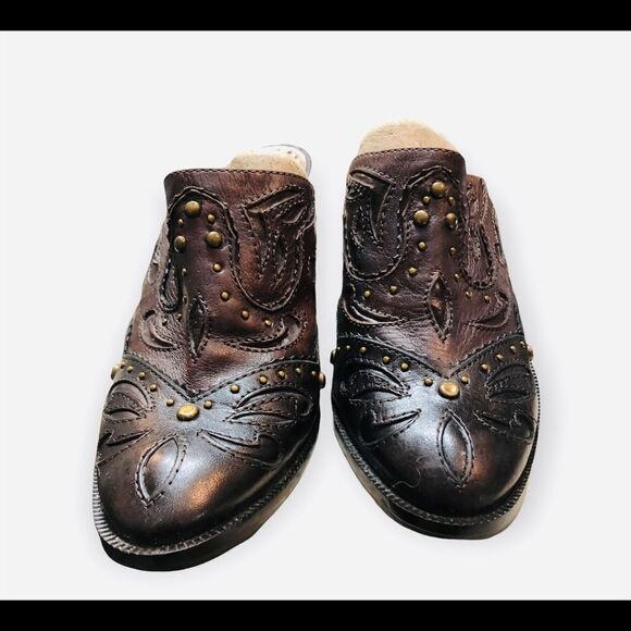 Womens Gianni Bini Frontier mule/clogs. Intricately designed two tones b… - Picture 2 of 8